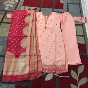 Indian salwar kamiz suit